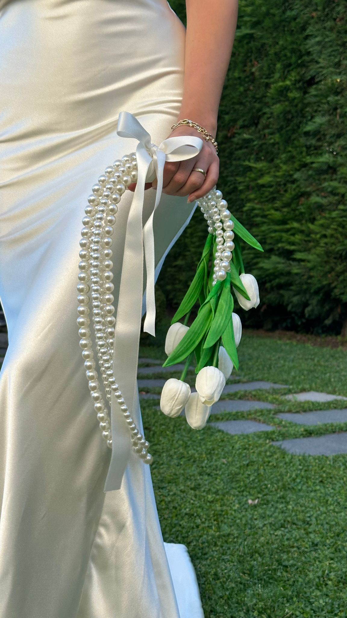 İncili Lale Buketi Kalibridal