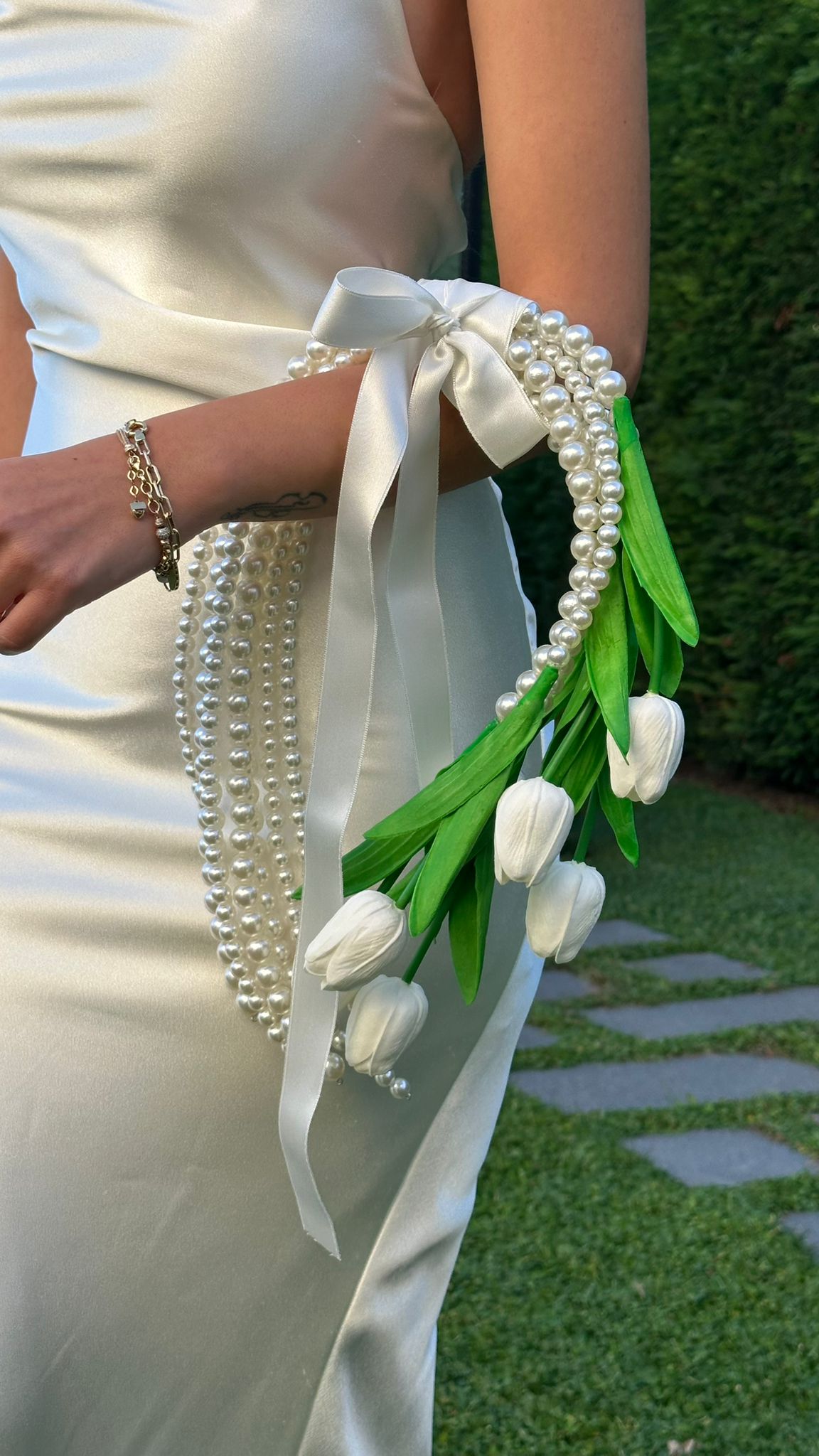 İncili Lale Buketi Kalibridal