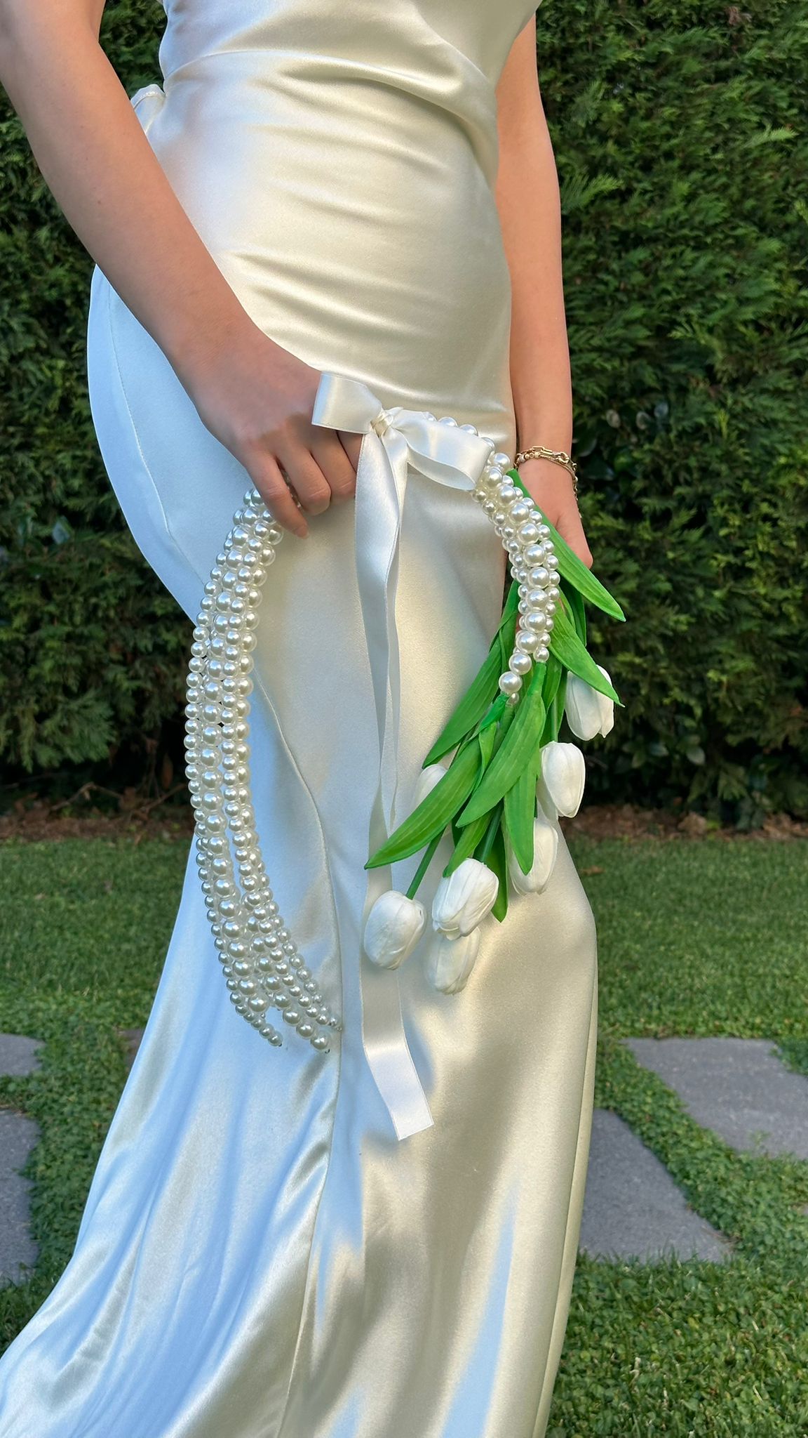 İncili Lale Buketi Kalibridal